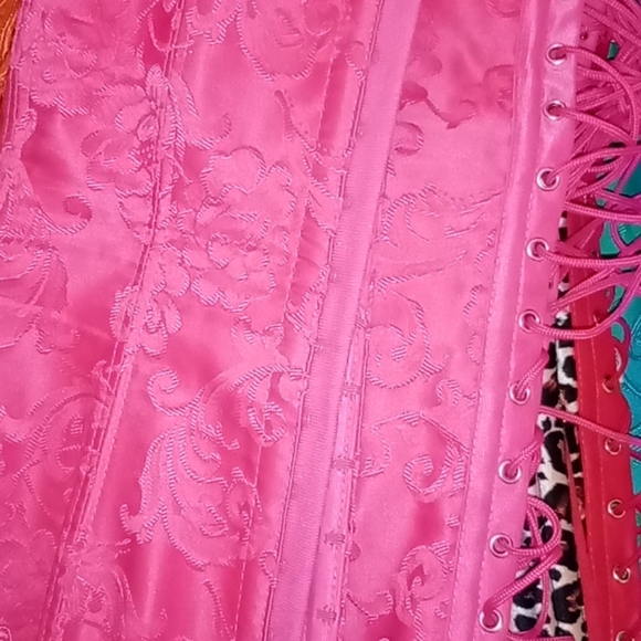 Lingerie - Picture 11 of 11